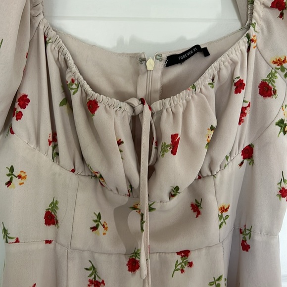 FOREVER 21 - Floral midi fit and flare puffu sleeves square neck floral large - Picture 2 of 13